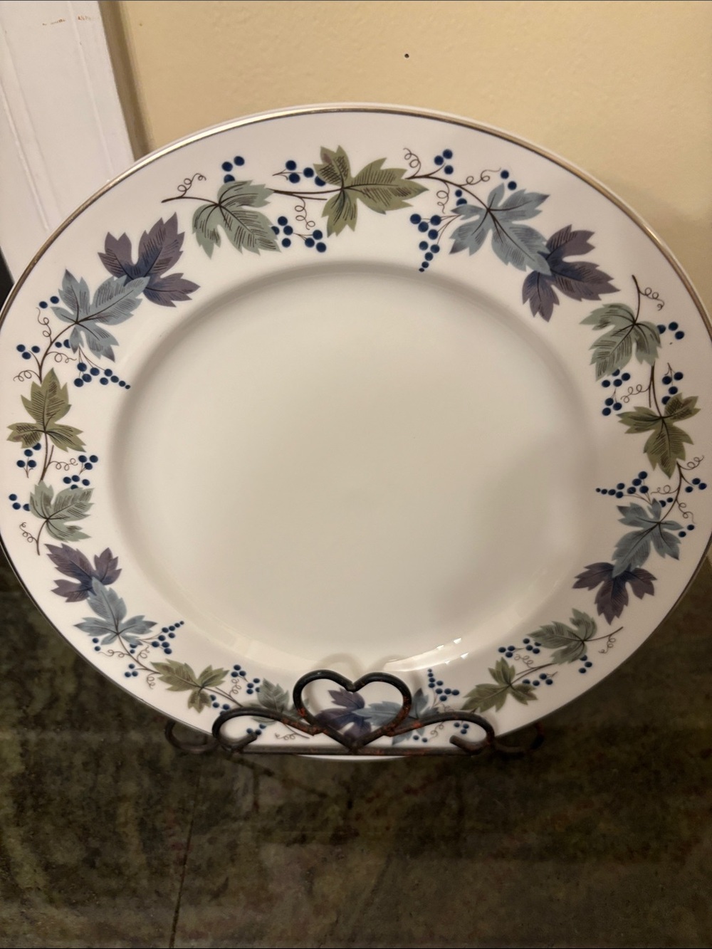 Royal Doulton Burgundy Dinner Plates Set of 4 TC 1001 Vintage Fine China set 3